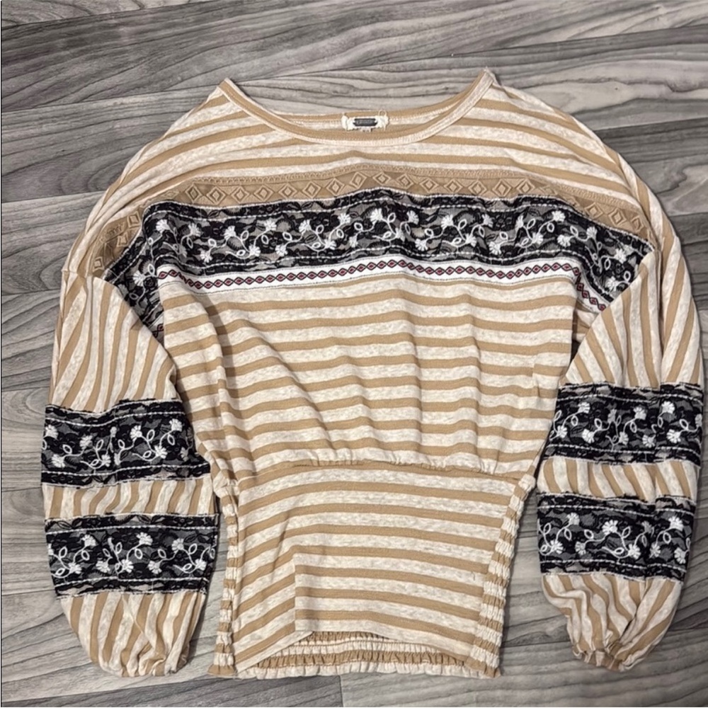 Gimmicks by BKE Boho Tan Stripe Cinched Hem Blouse - Picture 2 of 3